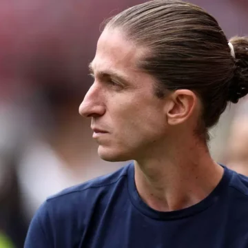 Filipe Luís faz história no Monaco, após vitória de virada contra o PSG no Campeonato Francês