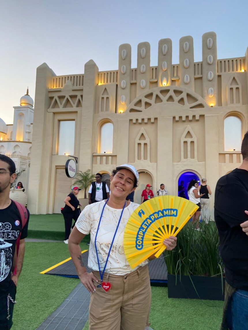 Leques, ventiladores e chapéus: as estratégias para driblar o calor Leques, ventiladores e chapéus: as estratégias para driblar o calor no Rock in Rio