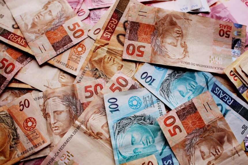 Governo federal projeta receita total de R$ 3,24 trilhões em 2026; número é recorde e equivale a 23,7% do PIB