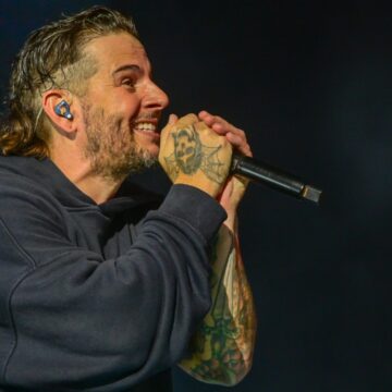 Avenged Sevenfold estranha ‘educação’ do público ao mesclar novidades com hits em 2ª vez como headliner