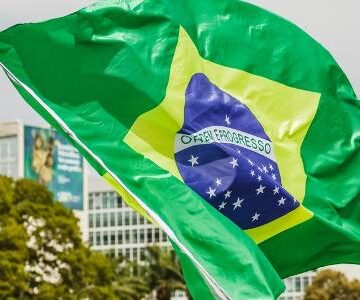 Independência, submissão e soberania