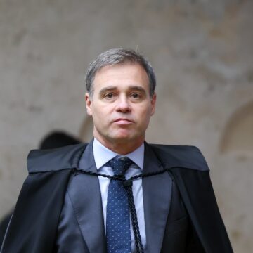 Em uma semana, André Mendonça dispara e conquista 1,3 milhão de seguidores