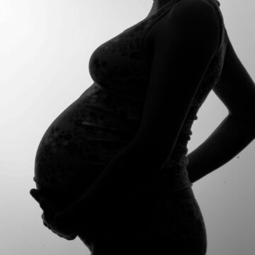 Receita barra R$ 1 bilhão em pedidos suspeitos de salário-maternidade