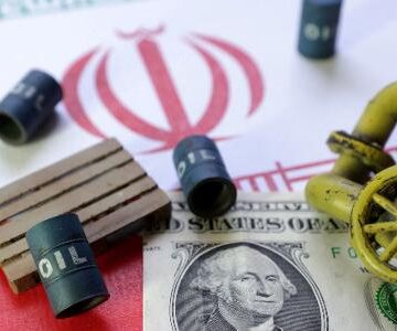 Dólar sobe a R$ 5,09 e Bolsa abre em baixa, com petróleo acima de US$ 100