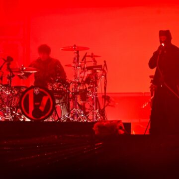 ​Twenty One Pilots encerra Rock in Rio, confirma evolução, mas toca para menor plateia de headliner desta edição