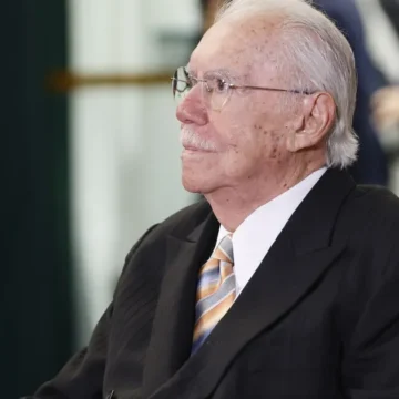 José Sarney internado com pneumonia: o que se sabe sobre a saúde do ex-presidente