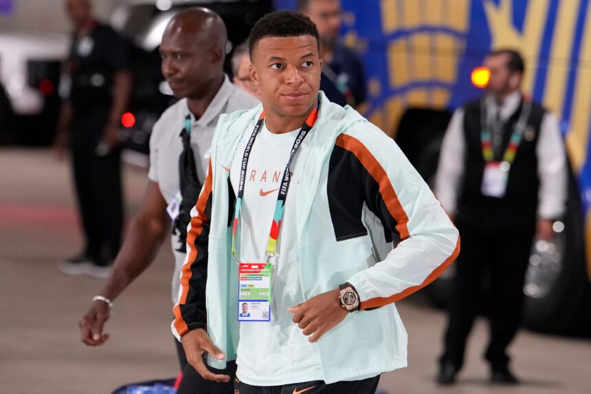 Mbappé rompe com a Nike e assina contrato com a suíça On