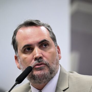 Governo encontra espaço fiscal de R$ 19,6 bilhões no orçamento; parte vai bancar reajuste do Bolsa Família, diz ministro