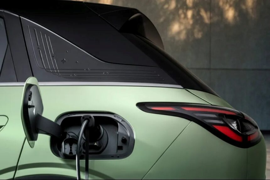 Geely lança carregador ultrarrápido que recarrega carro em 8 minutos Geely lança carregador ultrarrápido que recarrega carro em 8 minutos para concorrer com a BYD